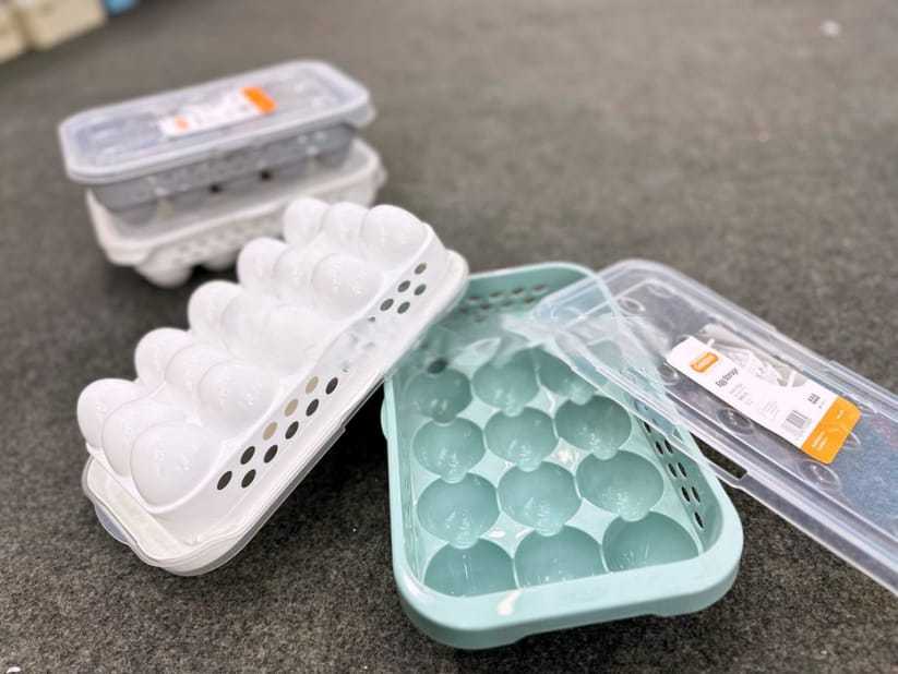 15-Grid Egg Storage Tray – Stackable Refrigerator Organizer with Lid