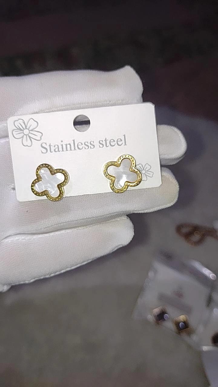 Elegant Gold Four-Leaf Clover Stud Earrings