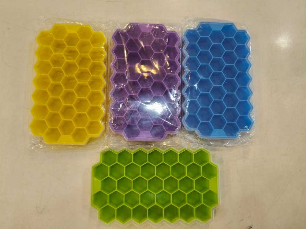 Honeycomb Silicone Ice Tray – 37-Grid Hexagon Ice Maker with Lid